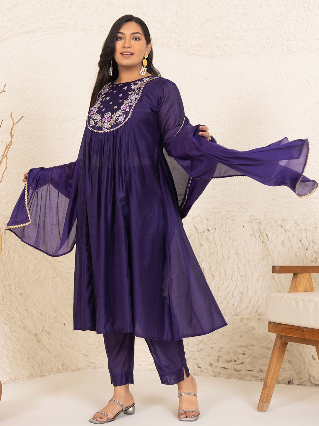 

Janasya Plus Size Ethnic Motifs Regular Thread Work Kurta with Trousers & Dupatta, Purple