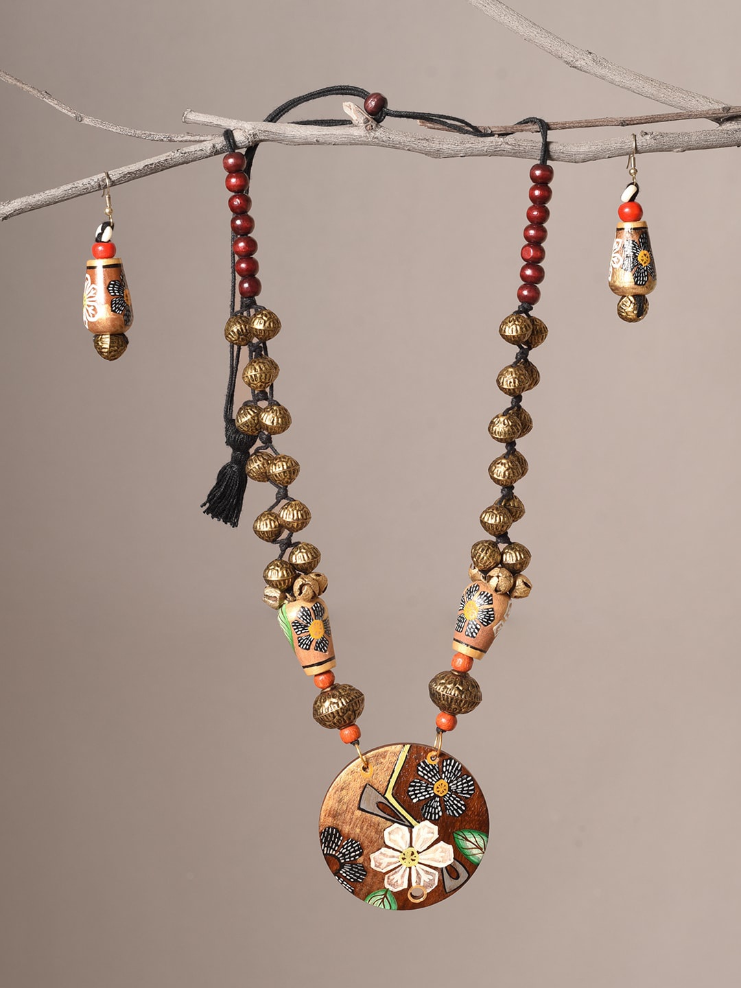 

AAKRITI ART CREATIONS Stone Studded & Bedded Jewellery Set, Brown