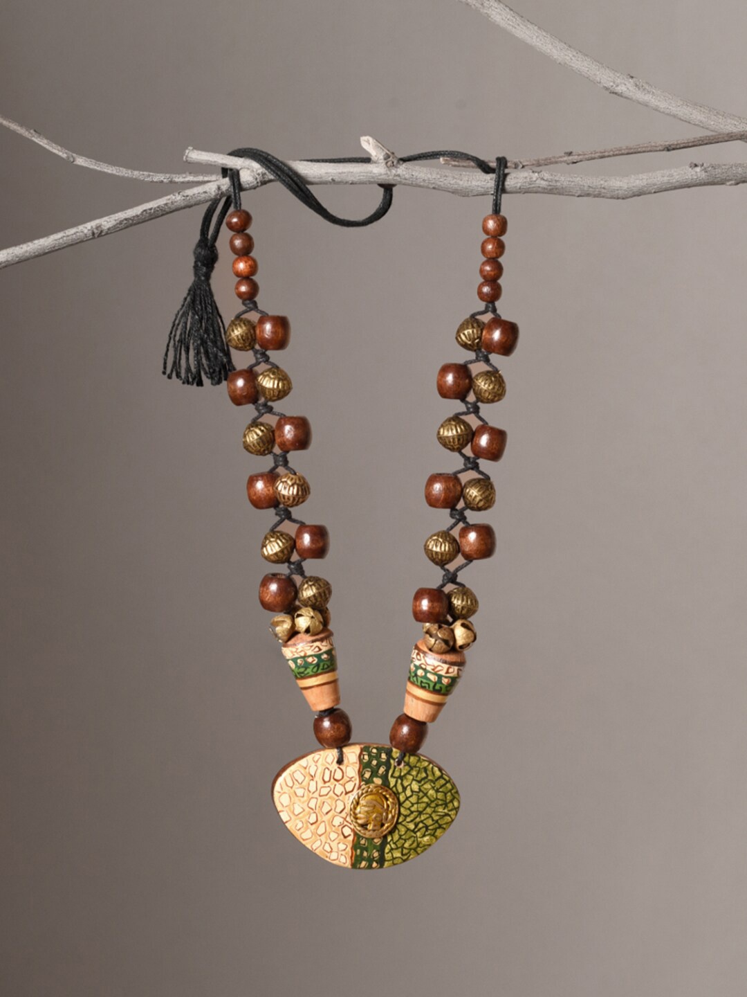 

AAKRITI ART CREATIONS Brass Statement Necklace, Green