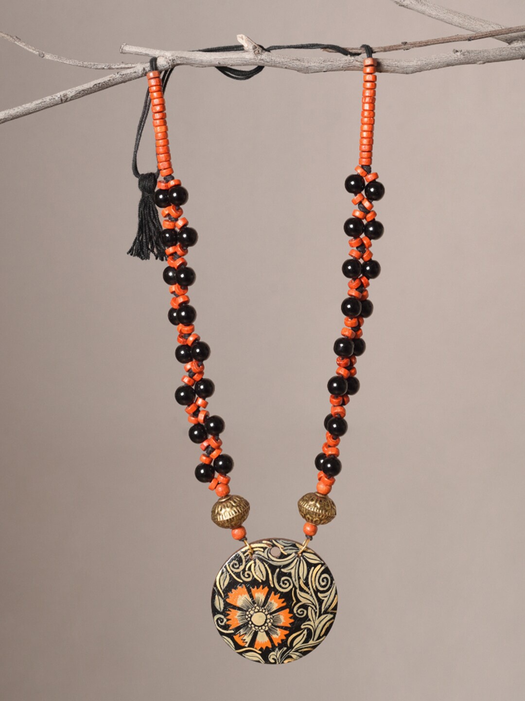 

AAKRITI ART CREATIONS Brass Statement Necklace, Black