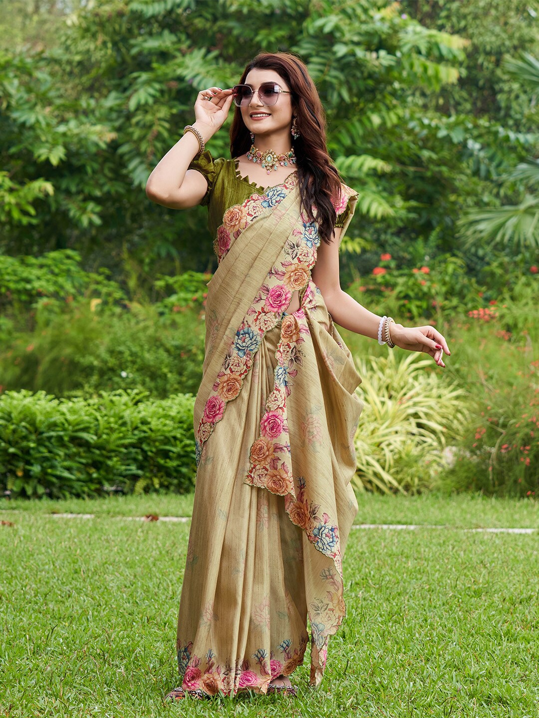 

Ishin Floral Printed Sambalpuri Saree, Olive