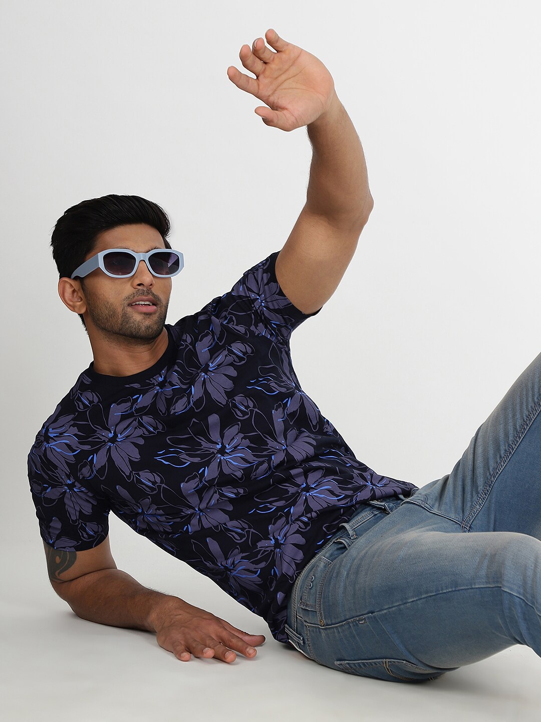 

Greenfibre Floral Printed Slim Fit Casual T-shirt, Navy blue