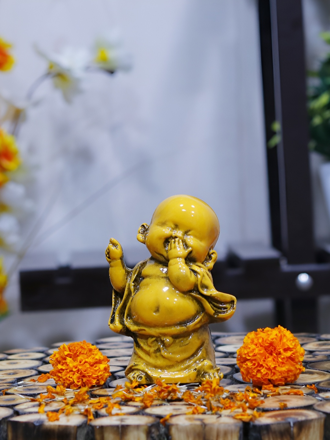 

GW CREATIONS Yellow Figurine Decorative Showpiece