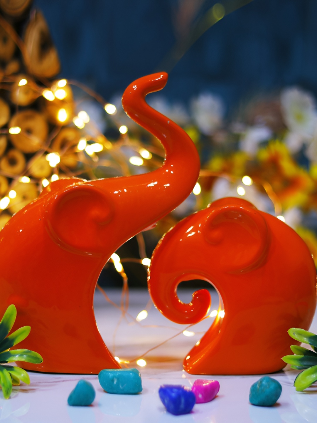 

GW CREATIONS Red Figurine Decorative Showpiece