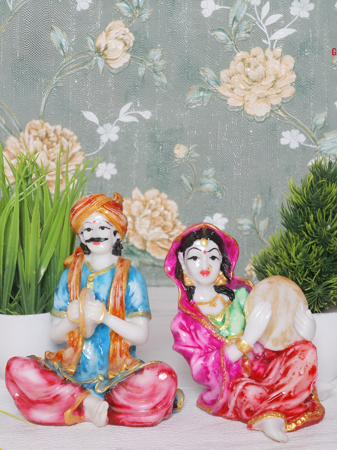 

GW CREATIONS Pink Blue 2 Pieces Figurine Showpieces