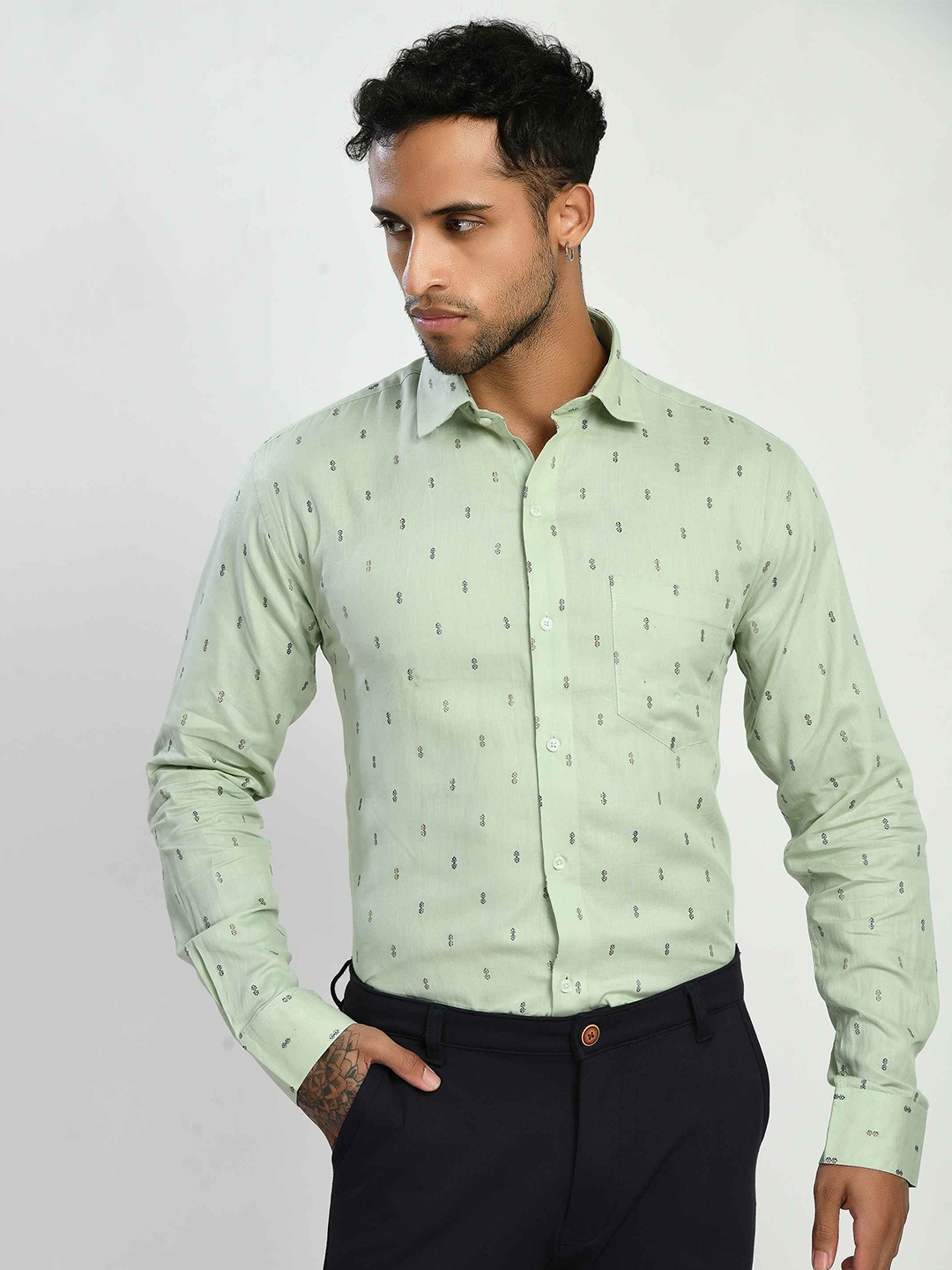 

SQUIREHOOD Smart Tailored Fit Spread Collar Printed Cotton Casual Shirt, Green