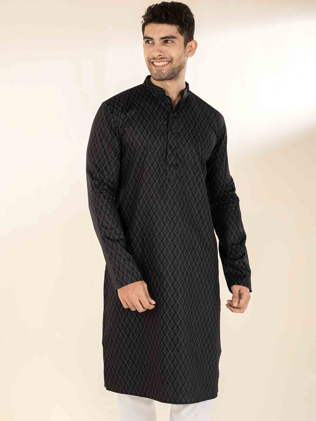

The Bleu Label Geometric Long Sleeves Mandarin Collar Cotton Kurta, Black