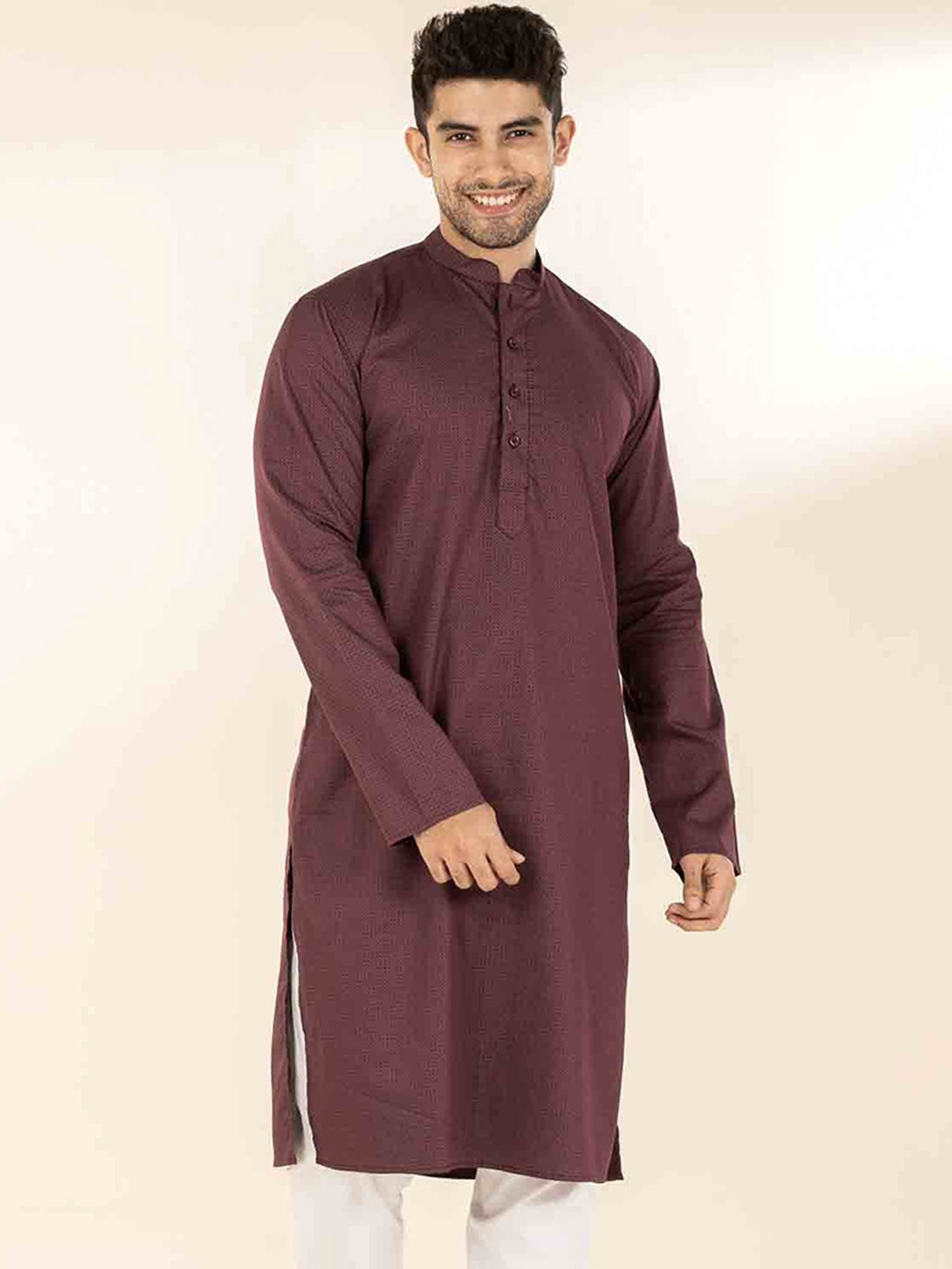 

The Bleu Label Men Long Sleeves Mandarin Collar Cotton Kurta, Maroon
