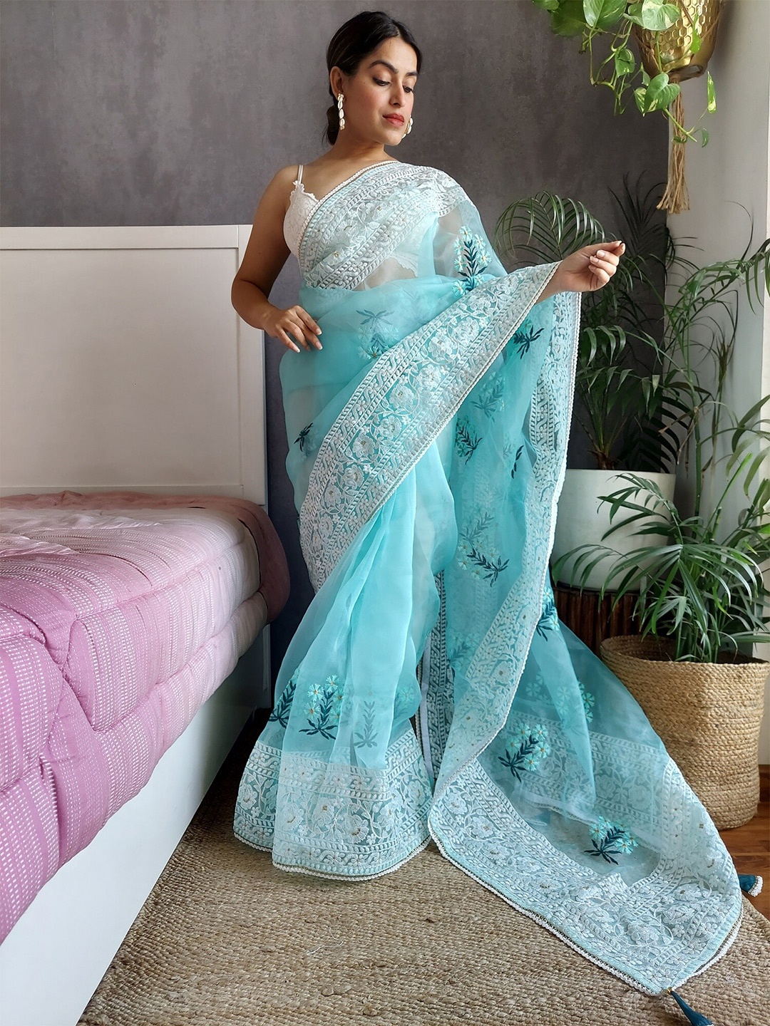

Anouk Blue & White Floral Embroidered Organza Saree