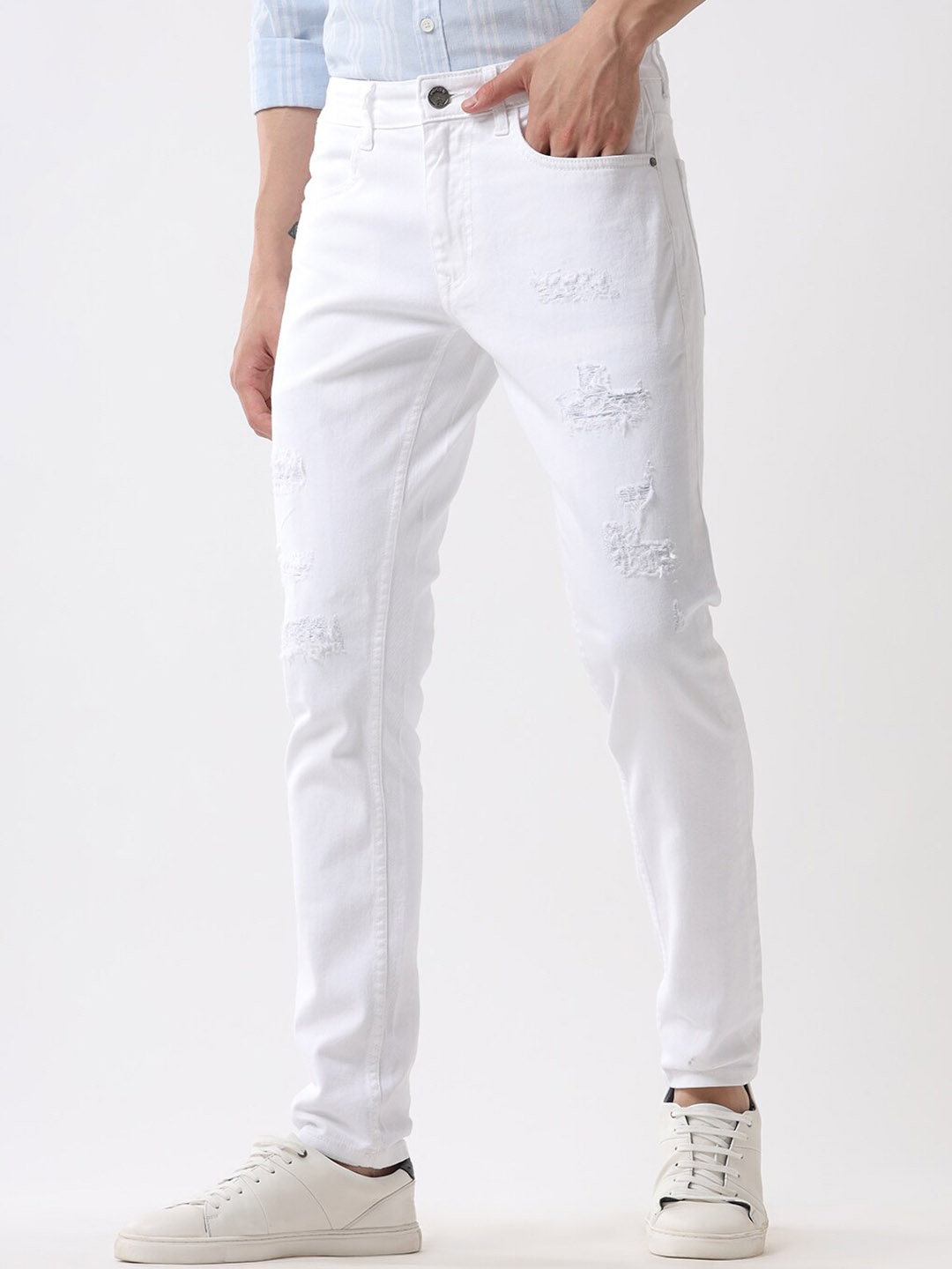 

WROGN Men Slim Fit Mid-Rise Mildly Distressed Cotton Jeans, White