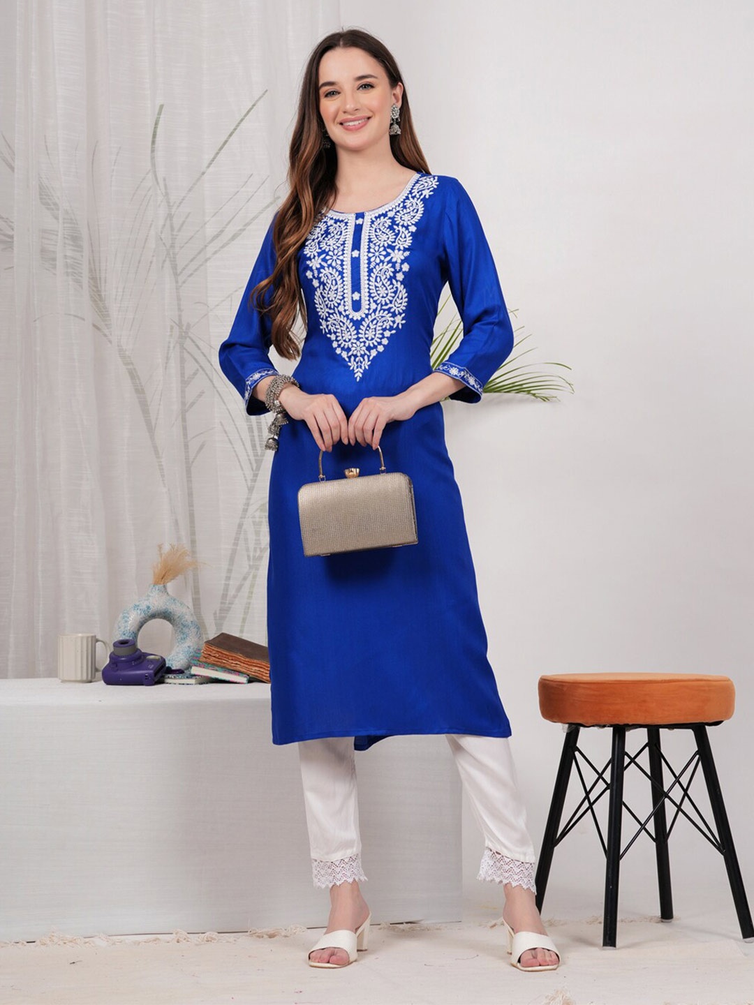 

GREYSHADE Ethnic Motifs Embroidered Straight Kurta, Blue