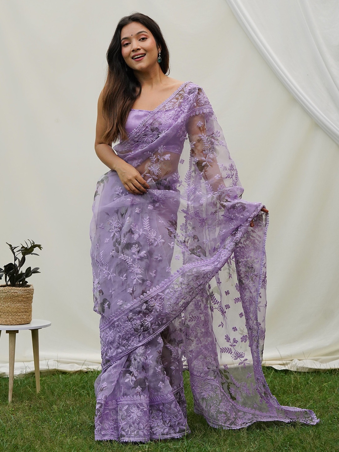 

SAREESBYCHIRAG Floral Embroidered Organza Saree, Lavender