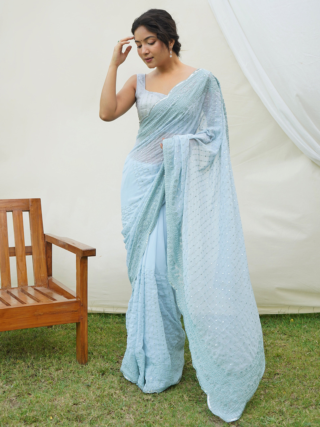 

SAREESBYCHIRAG Striped Embroidered Pure Georgette Saree, Blue