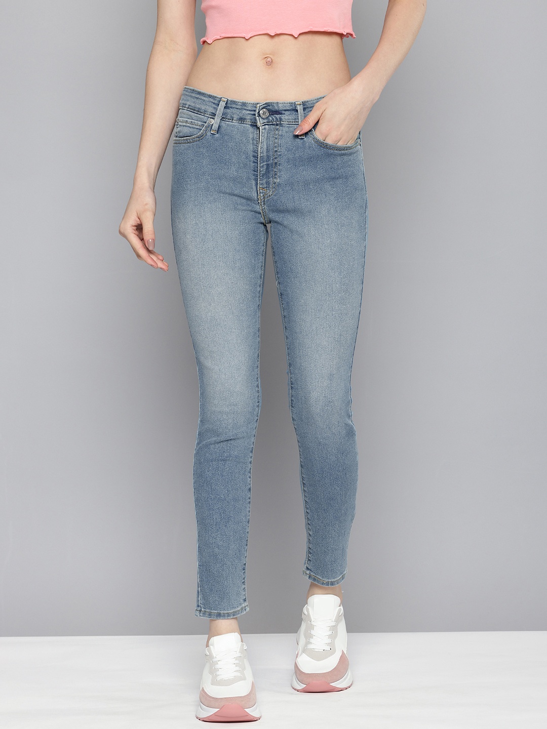 

Levis Women 711 Skinny Fit Light Fade Stretchable Jeans, Blue