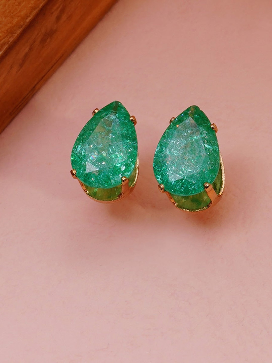 

Designbox Alloy Teardrop Shaped Studs Earrings, Gold