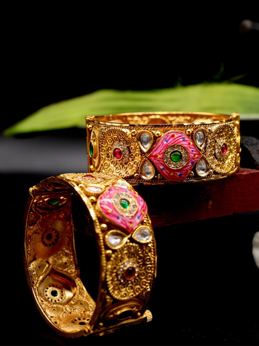 

The ivora Set Of 2 Gold-Plated Stone Studded Bangle