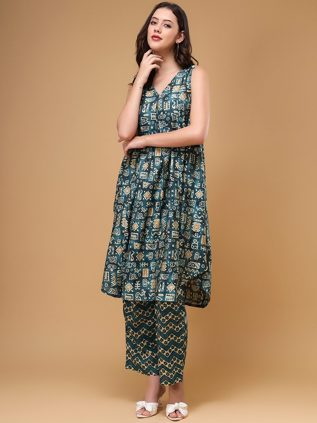 

Bani Women Geometric Printed V-Neck Sleeveless Tunic Shirt With Flared Trouser, Teal