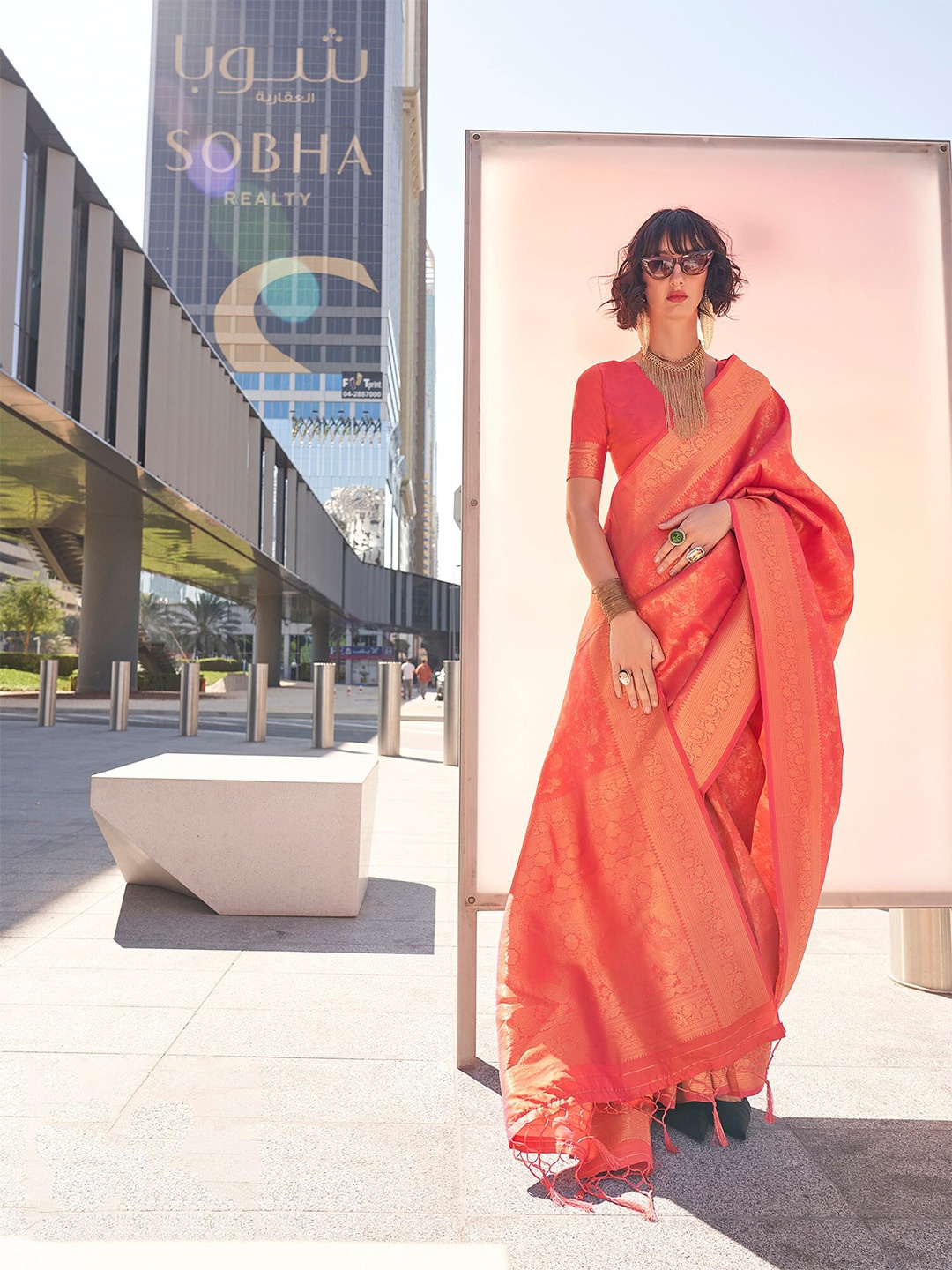 

elora Floral Woven Design Zari Silk Banarasi Saree, Peach