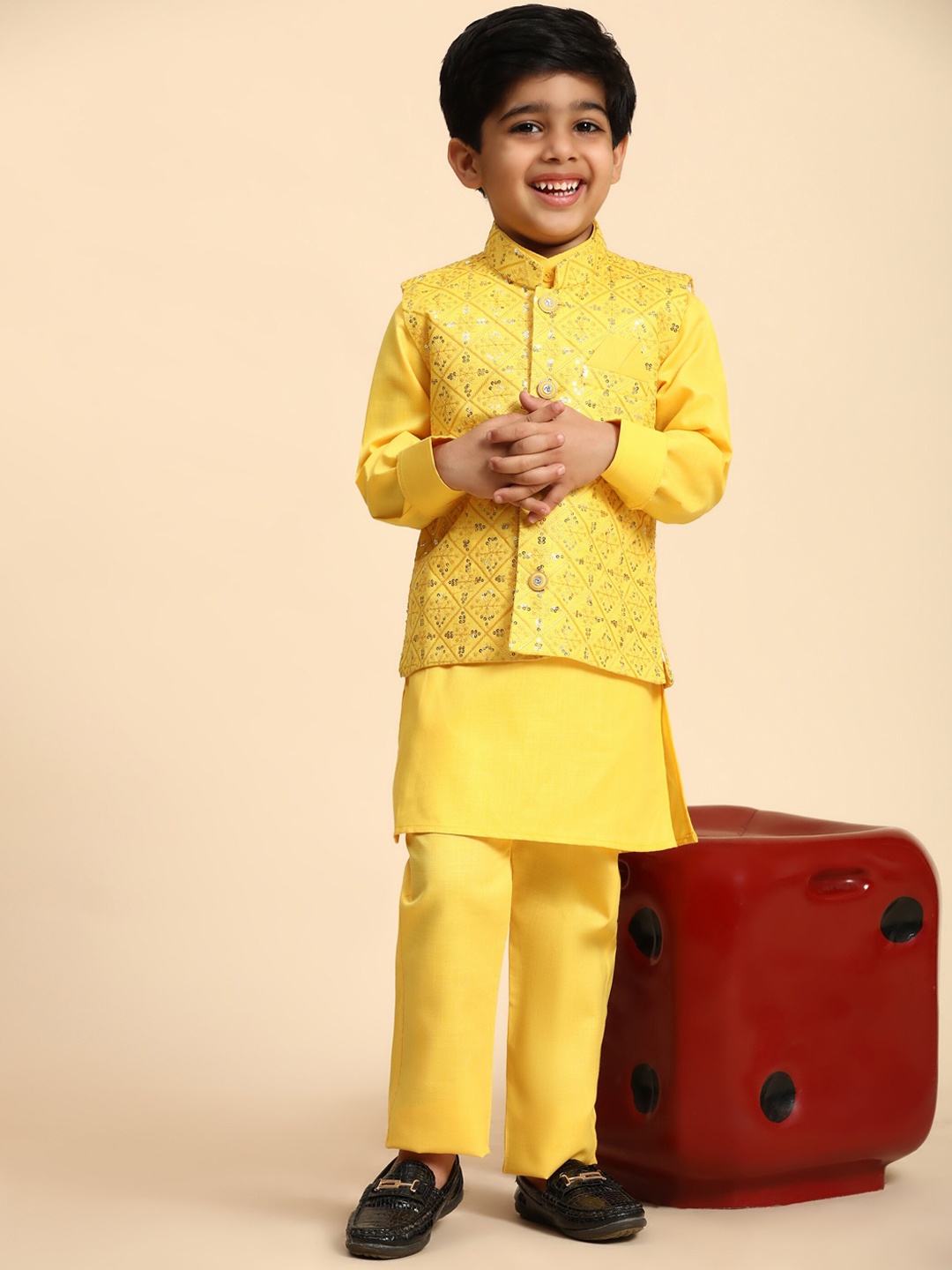 

Pro-Ethic STYLE DEVELOPER Boys Band Collar Straight Kurta & Pyjamas With Waistcoat, Yellow