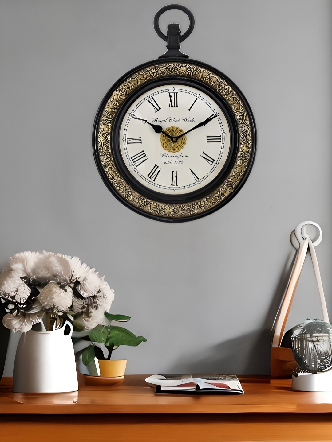 

Aura Black & White Textured Round Vintage Wall Clock
