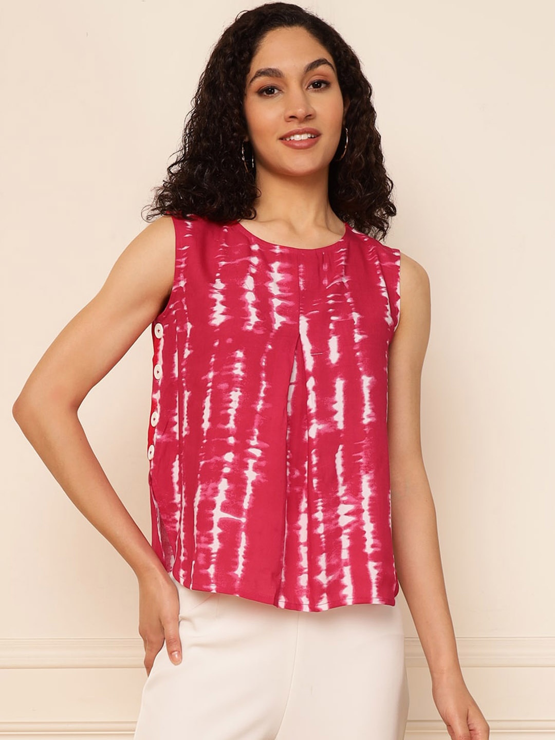 

DEEBACO Tie and Dye Pleated High-Low Top, Magenta