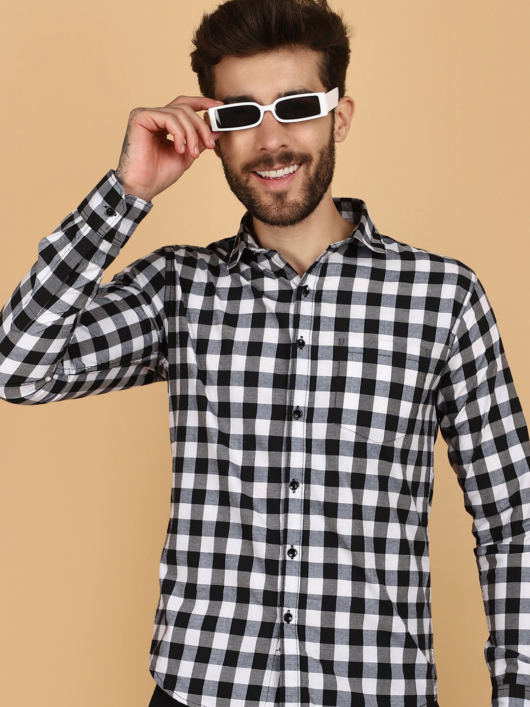 

V-Mart Slim Fit Gingham Checked Spread Collar Casual Shirt, Black