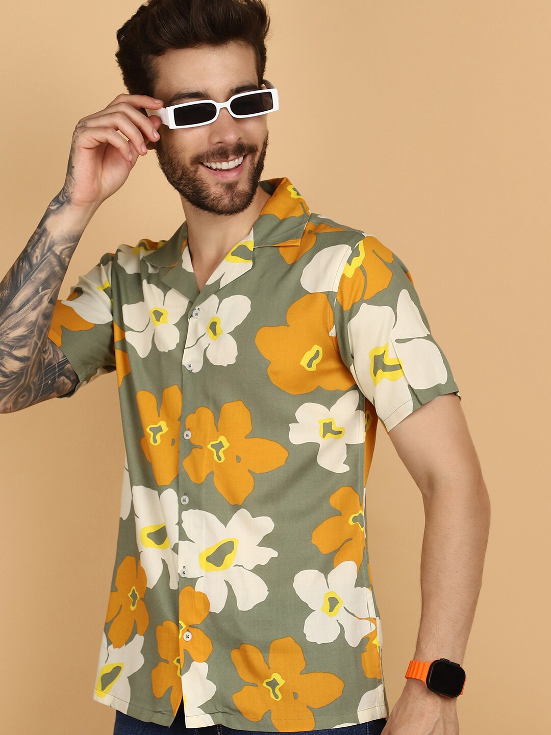 

V-Mart Printed Spread Collar Casual Shirt, Orange