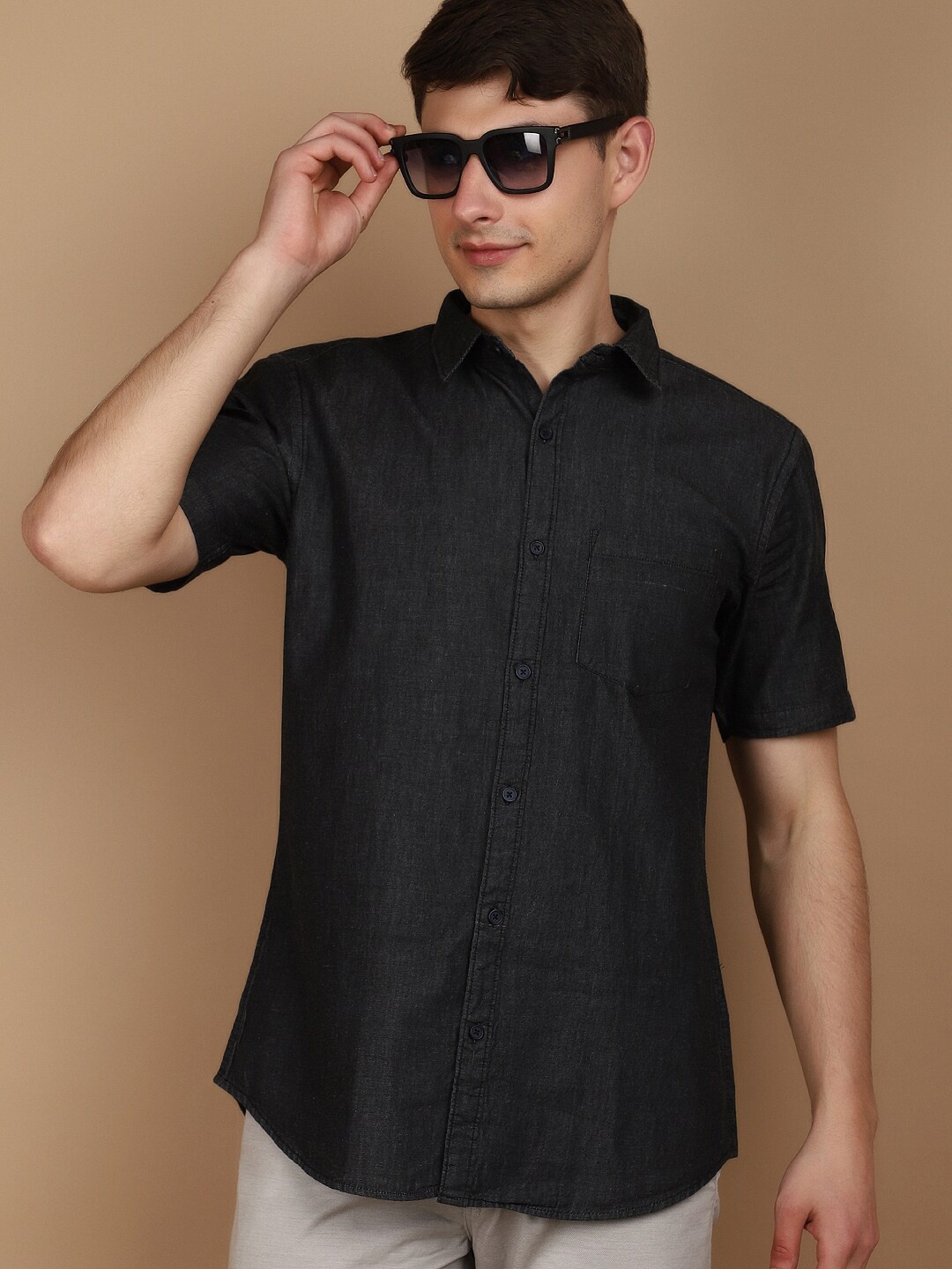 

V-Mart Slim Fit Spread Collar Short Sleeves Denim Casual Shirt, Black