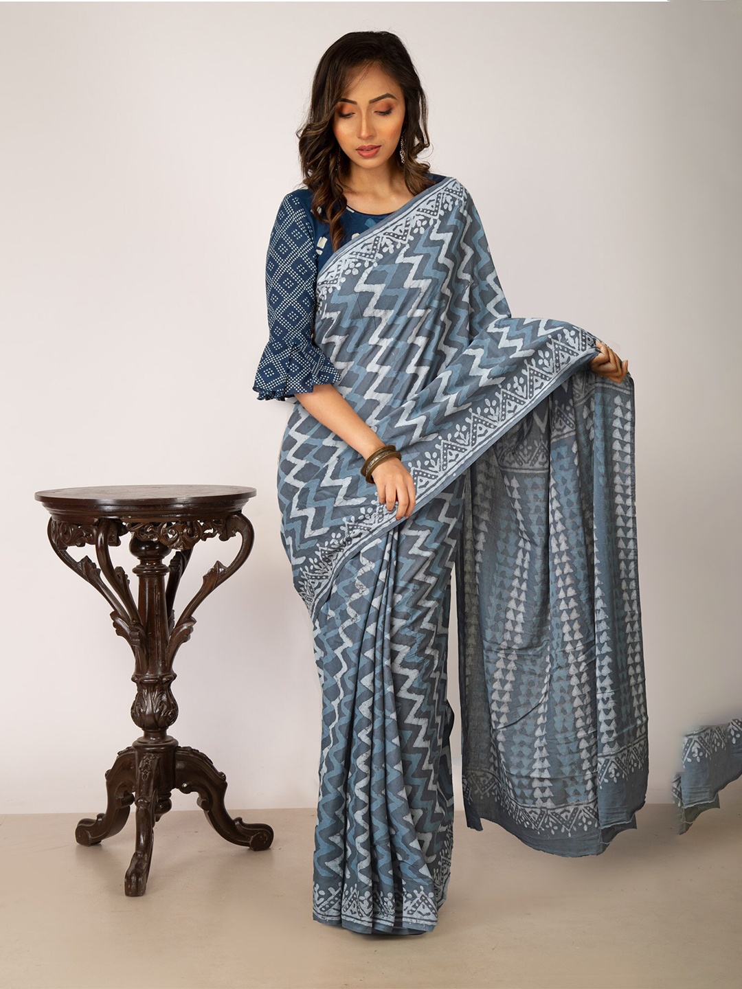 

Unnati Silks Dabu Printed Pure Cotton Handloom Chanderi Saree, Grey
