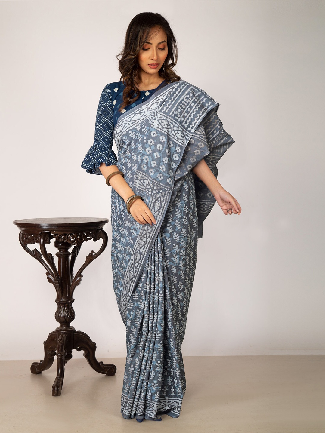 

Unnati Silks Dabu Printed Pure Cotton Handloom Chanderi Saree, Grey