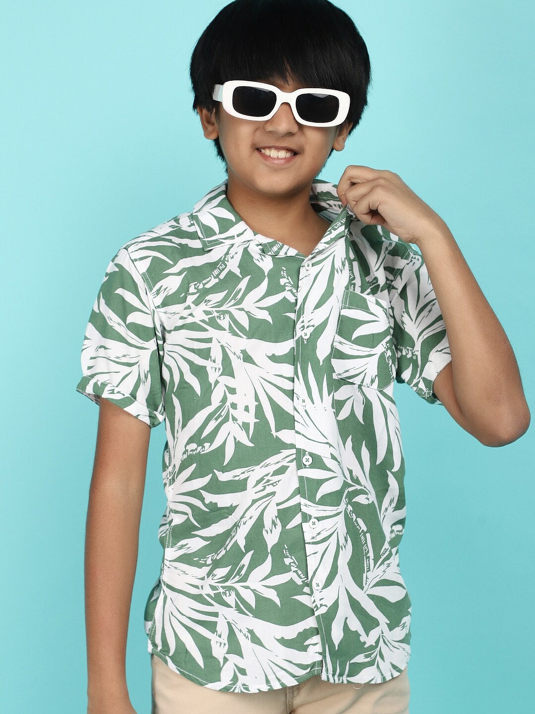 

V-Mart Boys Floral Printed Spread Collar Casual Shirt, Green