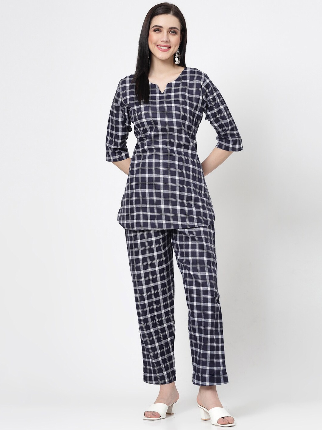 

ISHQY Checked Notched Neck Round Neck High-Low Kurti With Pyjamas, Black