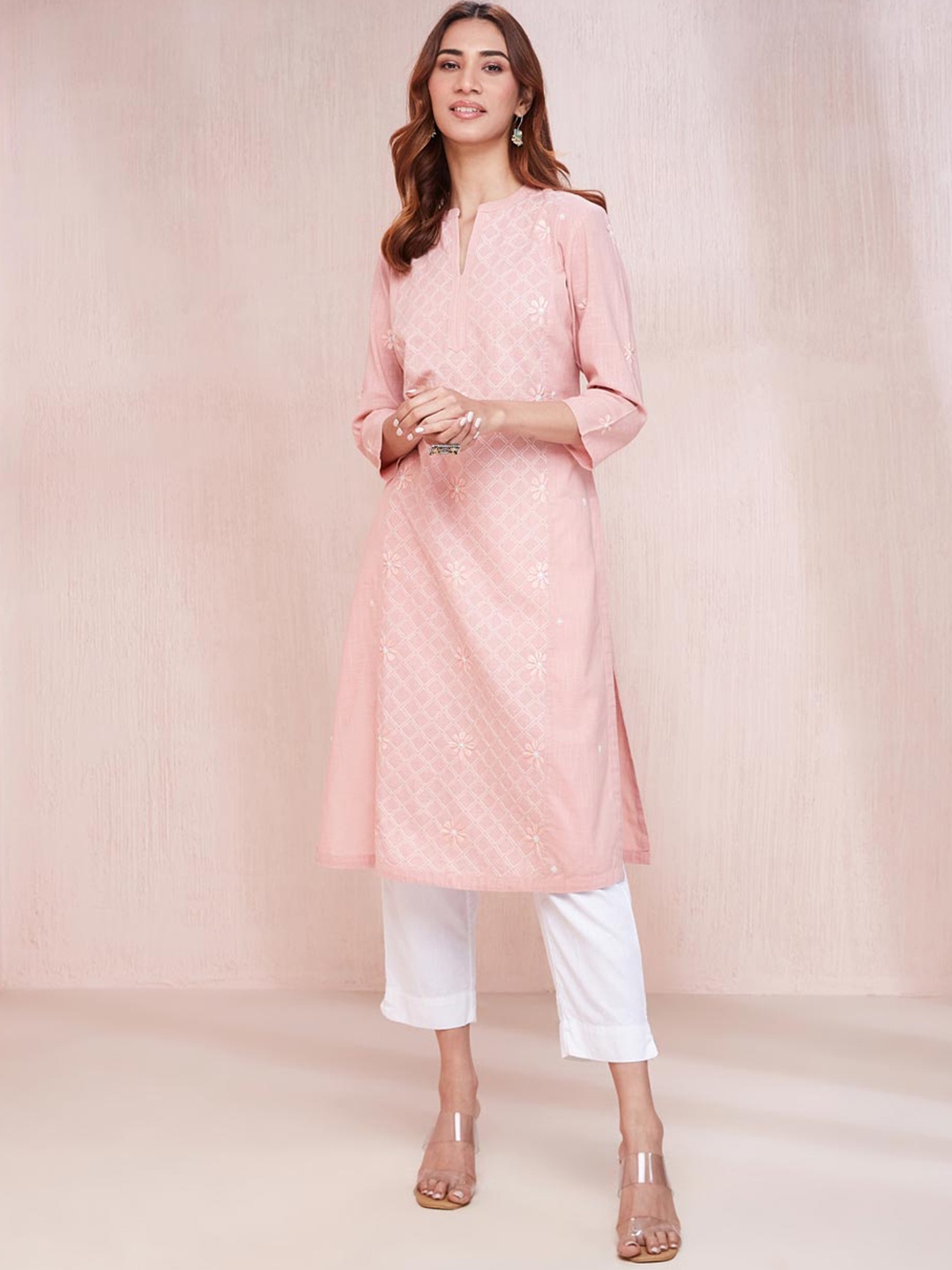 

Fabindia Geometric Embroidered Mandarin Collar Pastel Cotton Straight Kurta, Pink