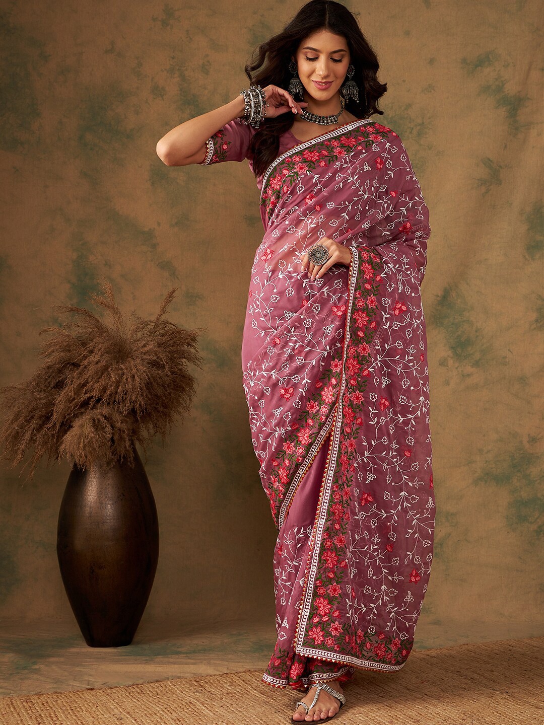 

Ishin Floral Embroidered Organza Saree, Peach