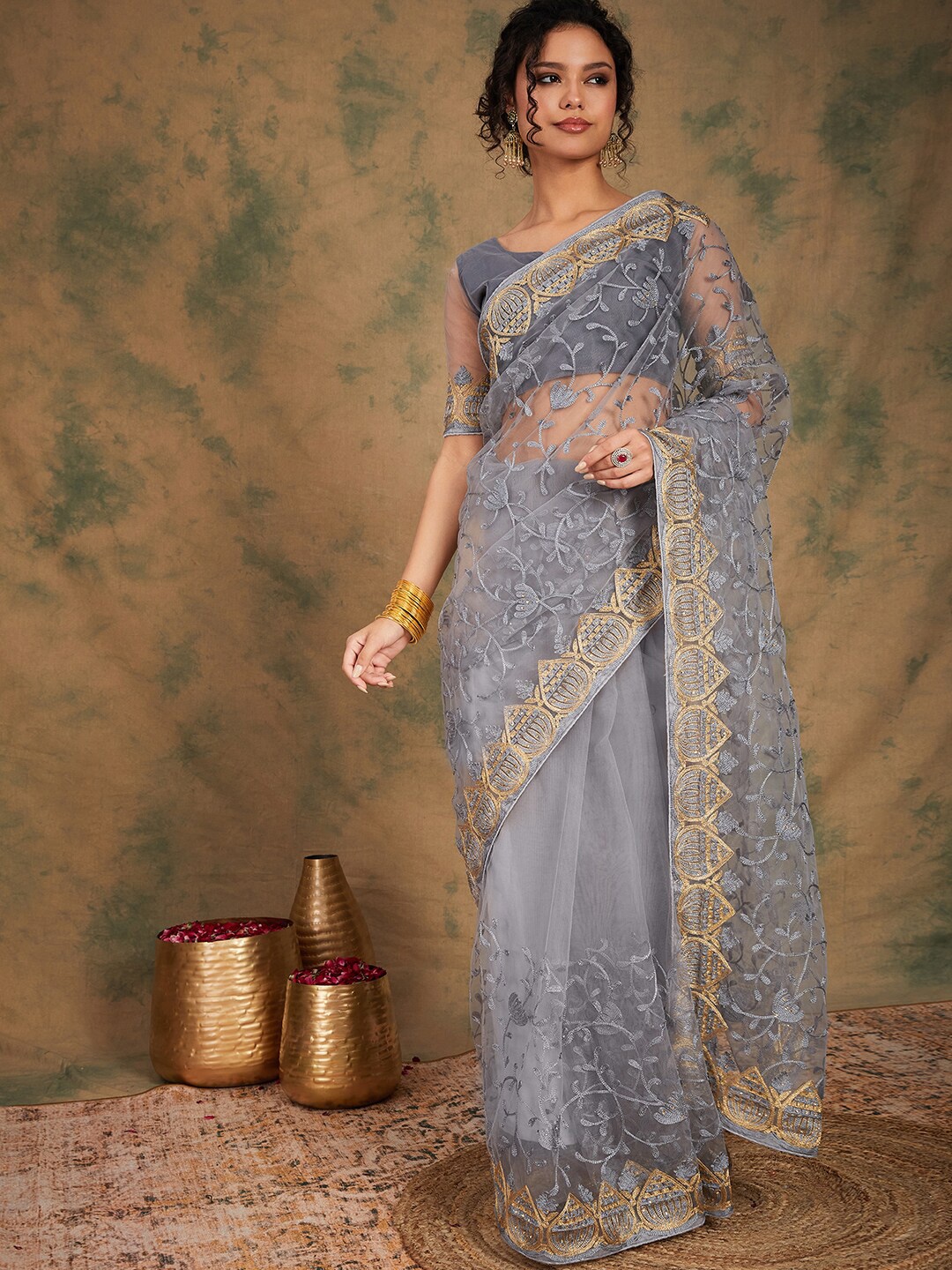 

Ishin Floral Embroidered Net Saree, Grey