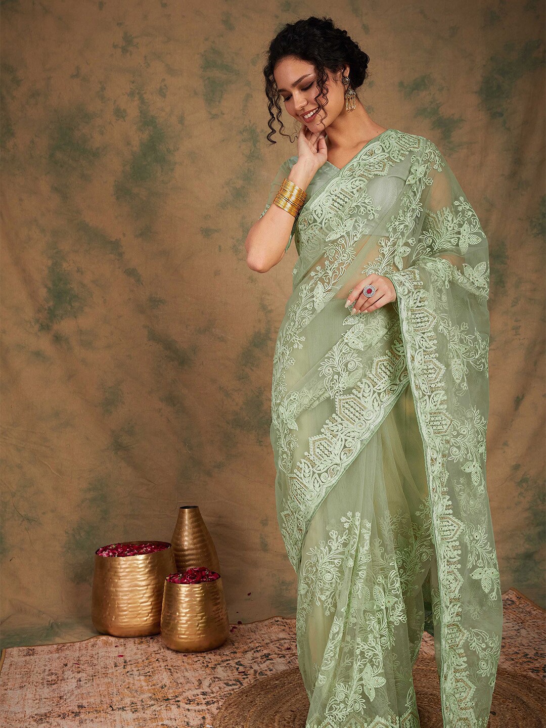 

Ishin Floral Embroidered Net Saree, Green