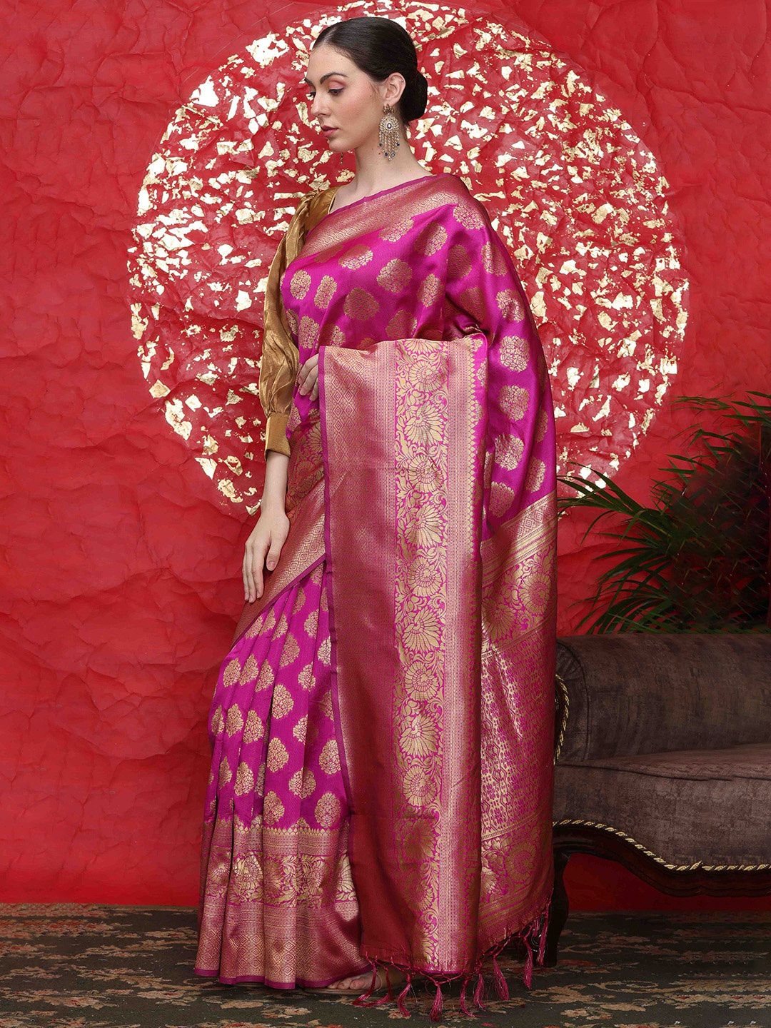 

Ishin Ethnic Motifs Woven Design Zari Banarasi Saree, Pink