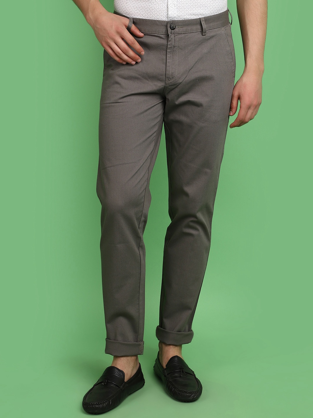 

V-Mart Men Slim Fit Mid Rise Chino Trouser, Grey