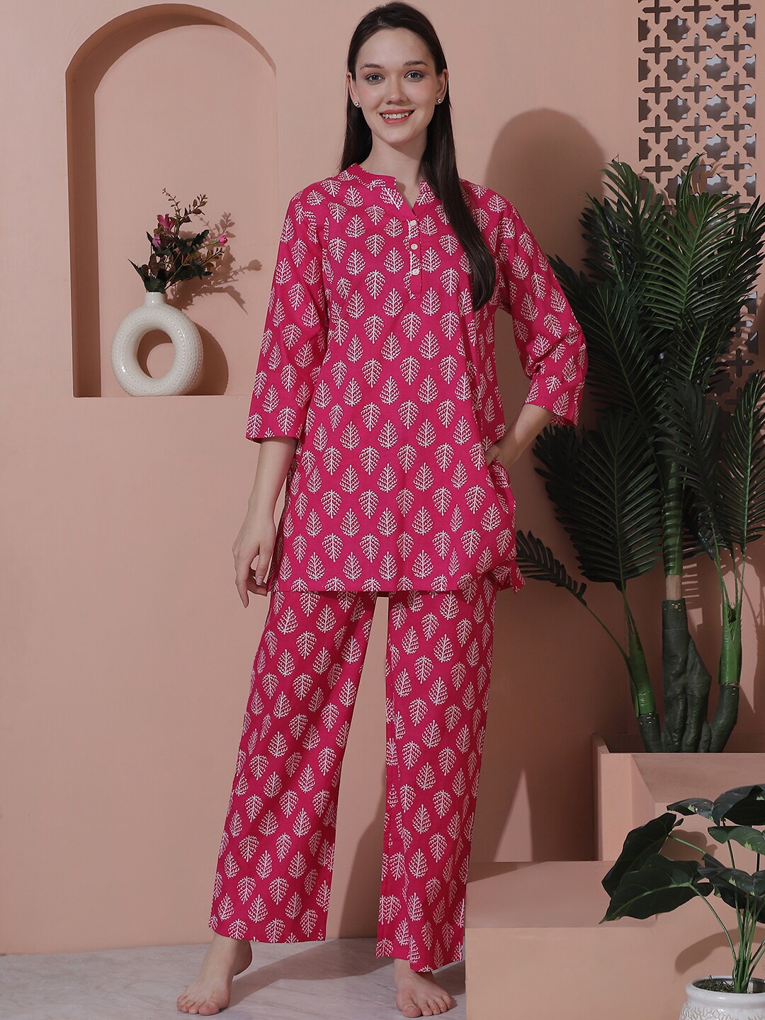 

Indreams Printed Pure Cotton Kurti With Pyjamas, Pink