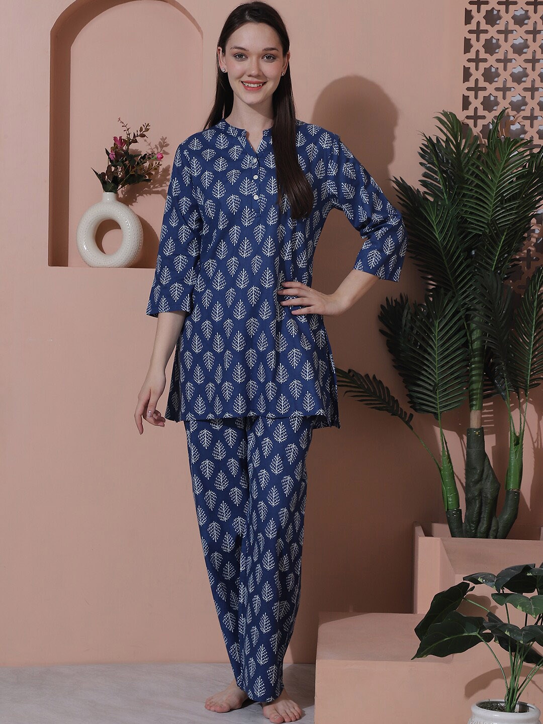 

Indreams Printed Pure Cotton Kurti With Pyjamas, Blue