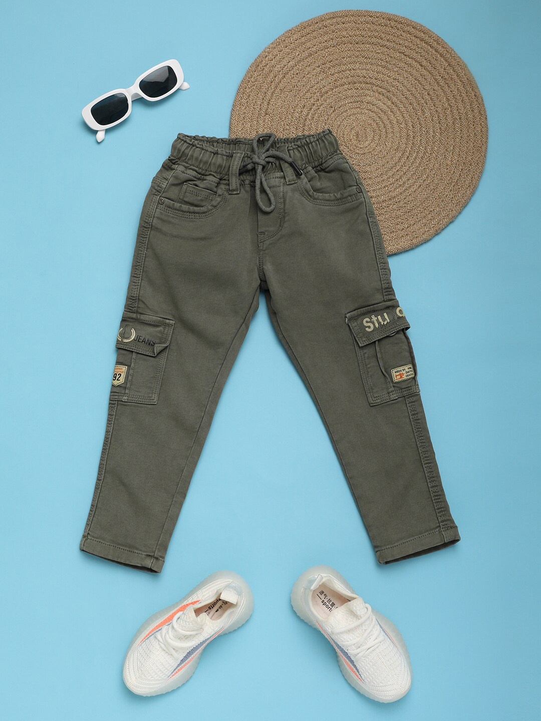 

V-Mart Boys Cotton Cargos Trousers, Green