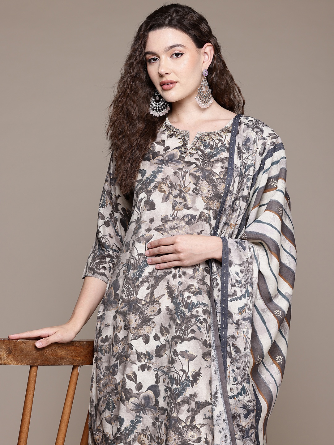 

Readiprint Women Floral Printed Regular Aari Work Pure Silk Kurta with Trousers & With Dupatta, Grey