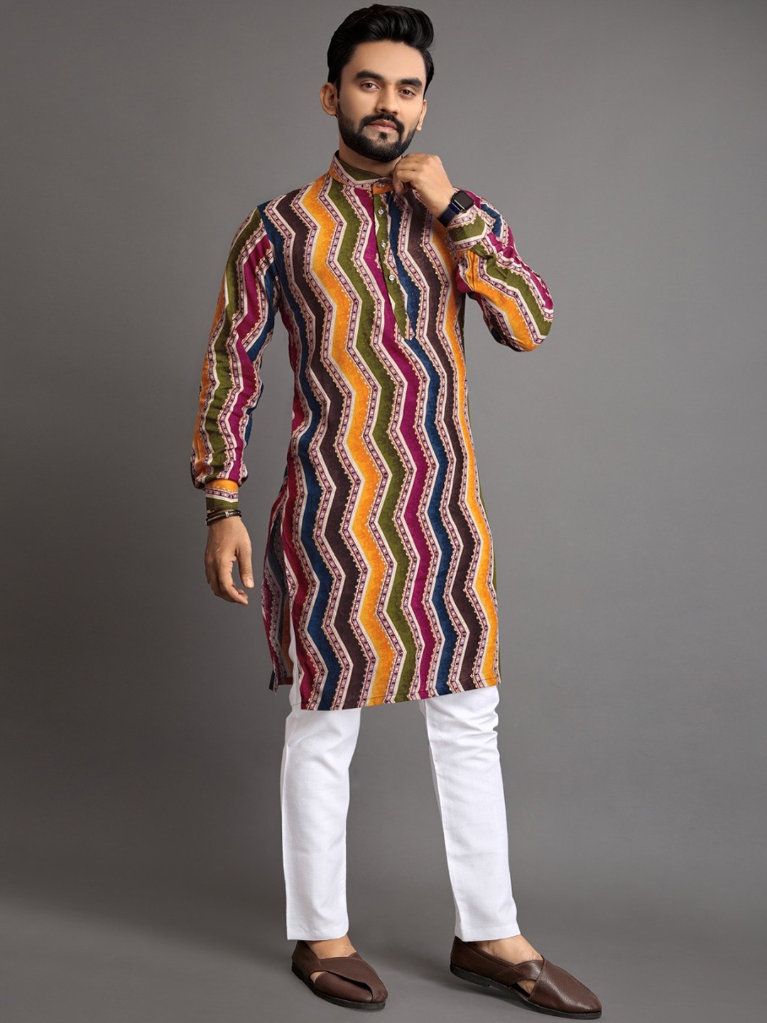

BAESD Men Geometric Striped Band Collar Straight Kurta, Brown