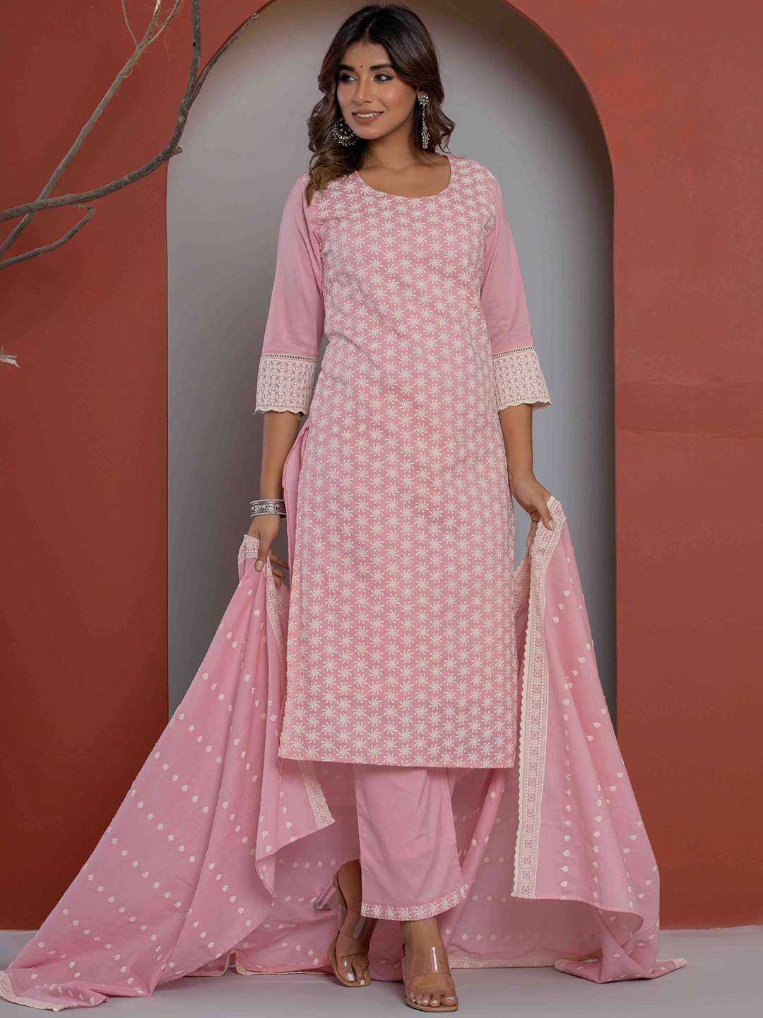 

Do Dhaage Floral Embroidered Thread Work Pure Cotton Kurta with Trousers & Dupatta, Pink