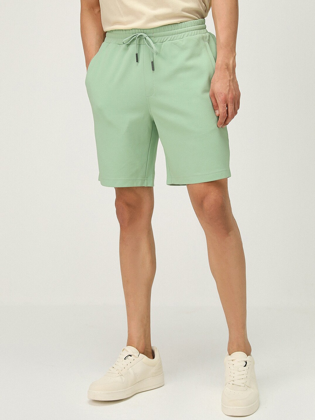 

Andamen Men Mid Rise Regular Fit Shorts, Green