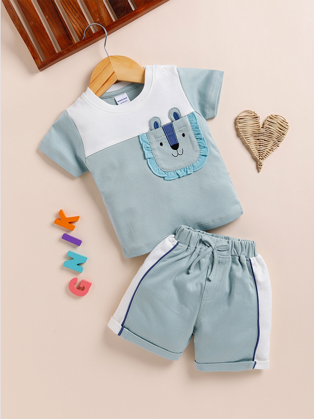 

Moms Love Boys Colourblocked T-shirt with Shorts, Olive