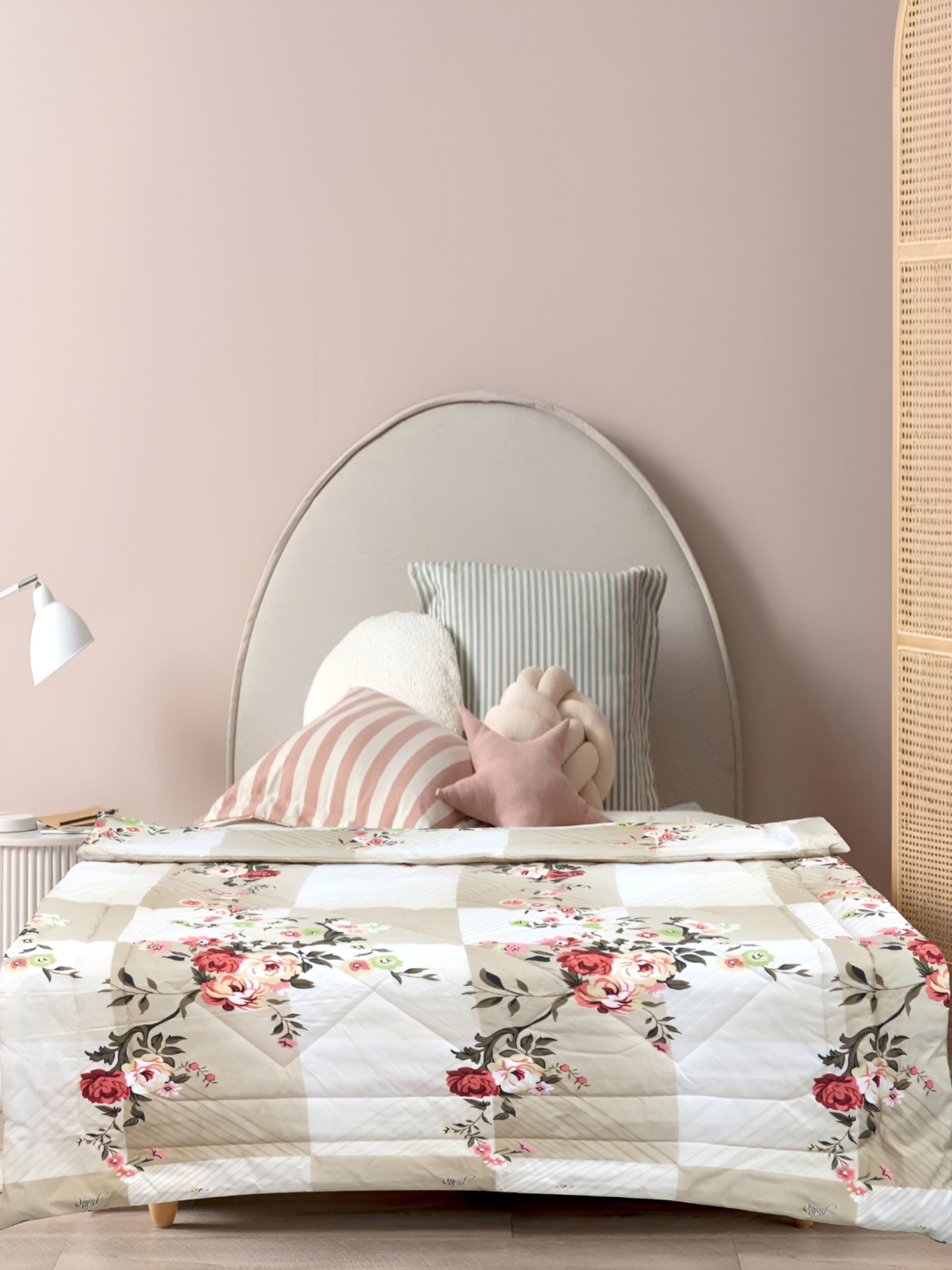 

Supreme Home Collective White & Pink AC Room 300 GSM Single Bed Comforter