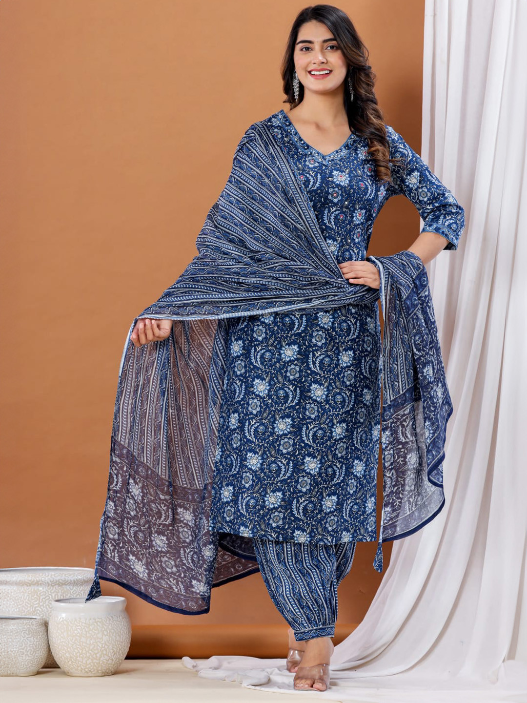 

INDYES Floral Printed Regular Sequinned Pure Cotton Straight Kurta with Salwar & Dupatta, Blue