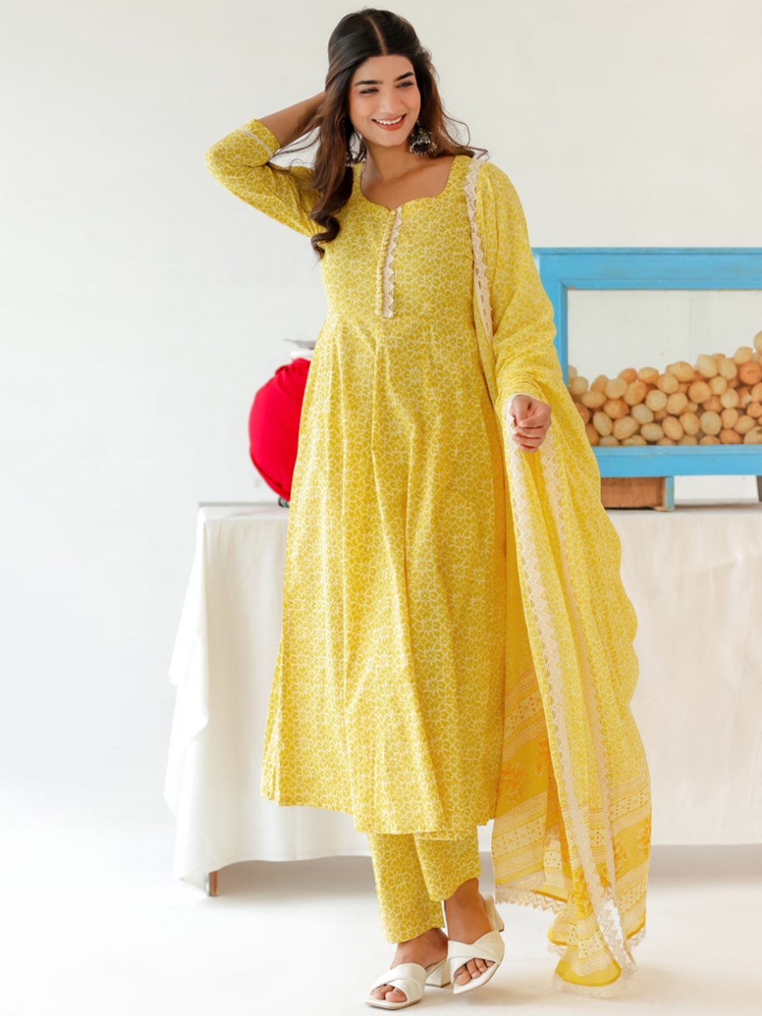 

PINK CACTII Sweetheart Neck Abstract Printed Empire Cotton Kurta with Trouser & Dupatta, Yellow