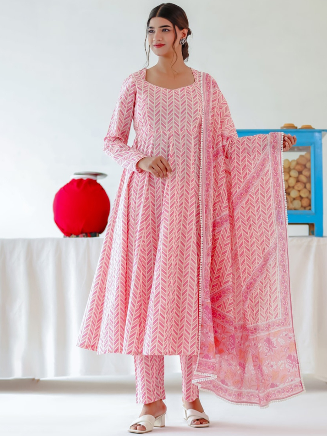 

PINK CACTII Square Neck Geometric Printed Pure Cotton Kurta with Trouser & Dupatta